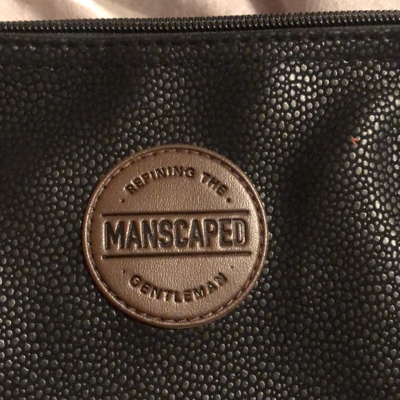 Men’s Manscaped Package: The Shed 12” Long Bag, Crop Preserver & Reviver (NEW) - Picture 2 of 8